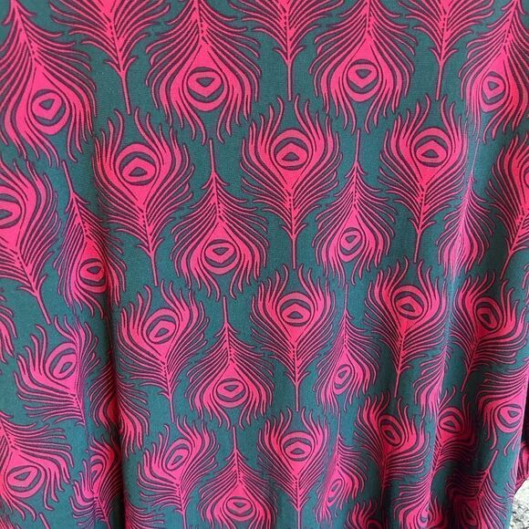 5 for $25🔥XS LuLaRoe High-Low T-Shirt - Picture 4 of 6